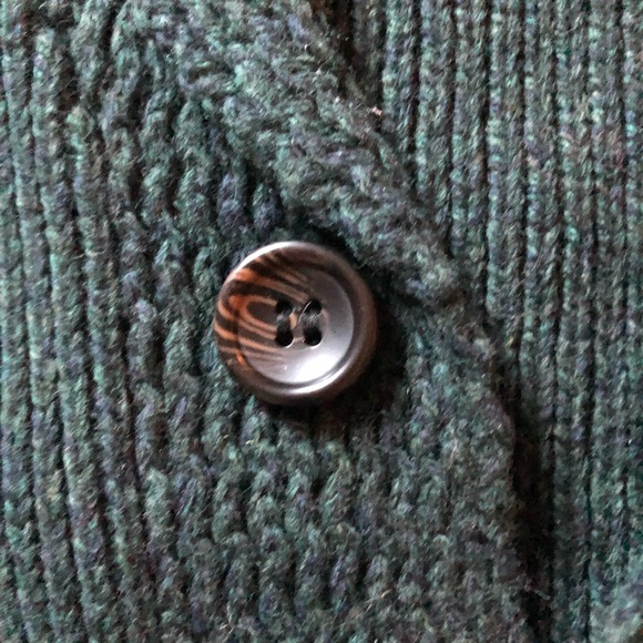 H&M Green wool/polyester collared button down sweater - Picture 4 of 4